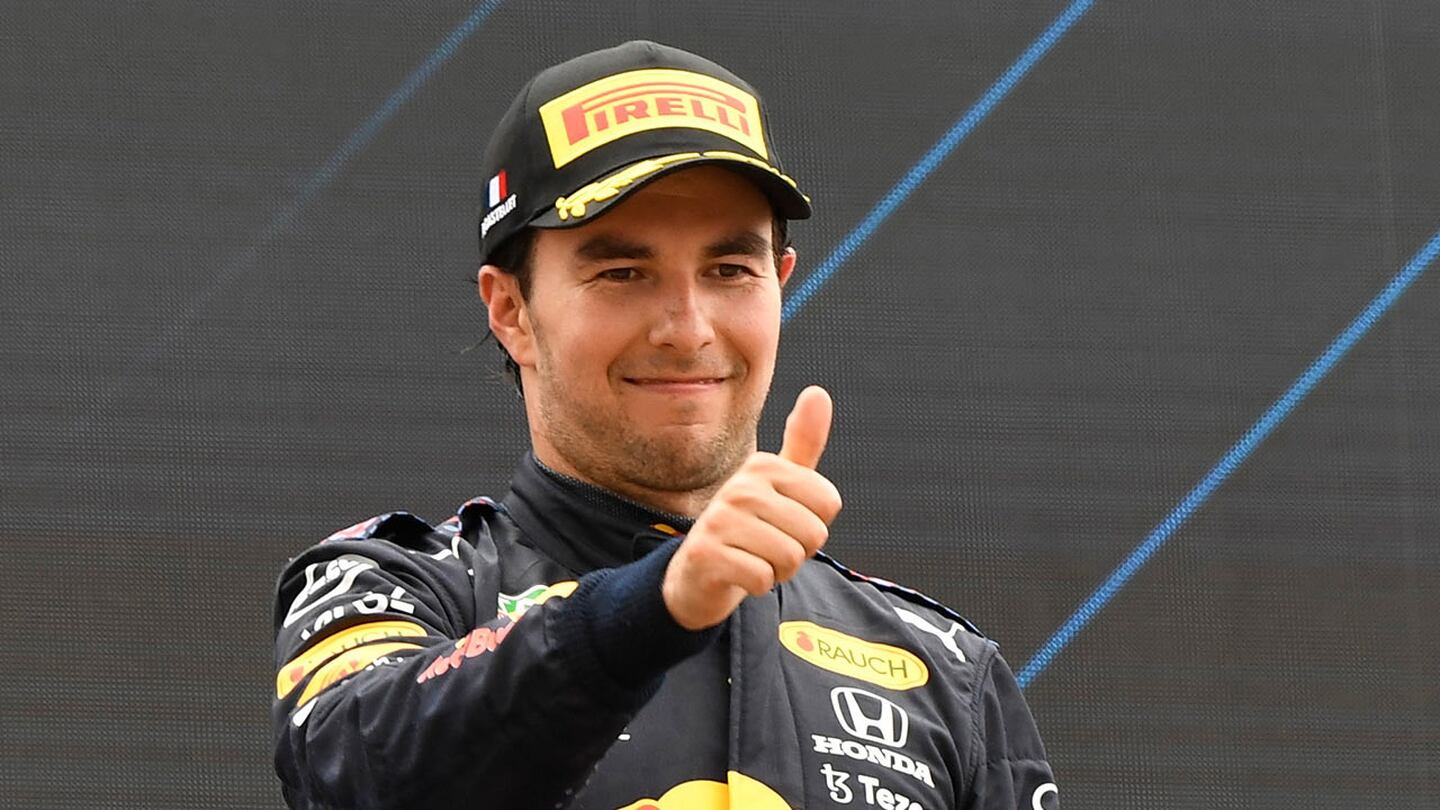 El piloto mexicano sólo tiene contrato por una temporada con Red Bull (Reuters)