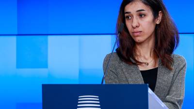 Nobel Nadia Murad presenta guía para responder a violencia sexual en guerras