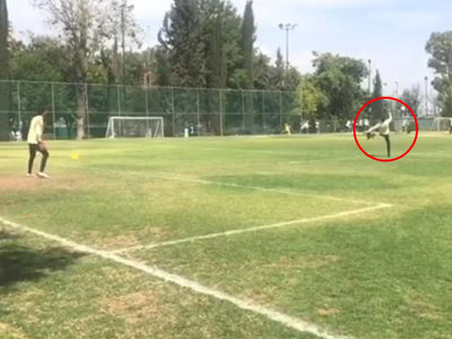El golazo de chilena a lo Cristiano Ronaldo de Agustín Marchesín en el entrenamiento del América