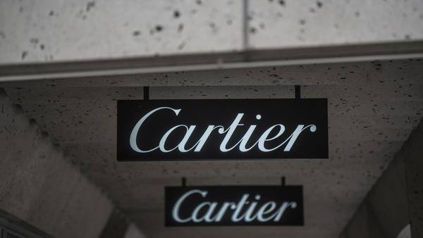 Aretes Cartier por 237 pesos: ¿Si los recibió el joven mexicano?