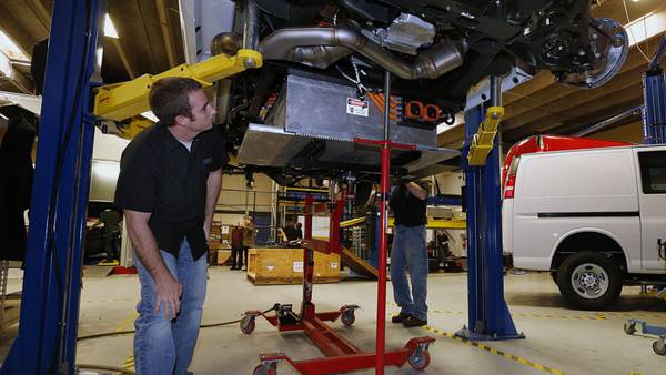 Gobierno advierte terminación de contrato colectivo en General Motors si gremio incumple