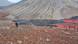 Habitantes de Islandia huyen de sus casas por grietas gigantes; hay riesgo de erupción volcánica