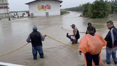 Lluvias en Tabasco desbordan tres ríos; hay 87 comunidades afectadas