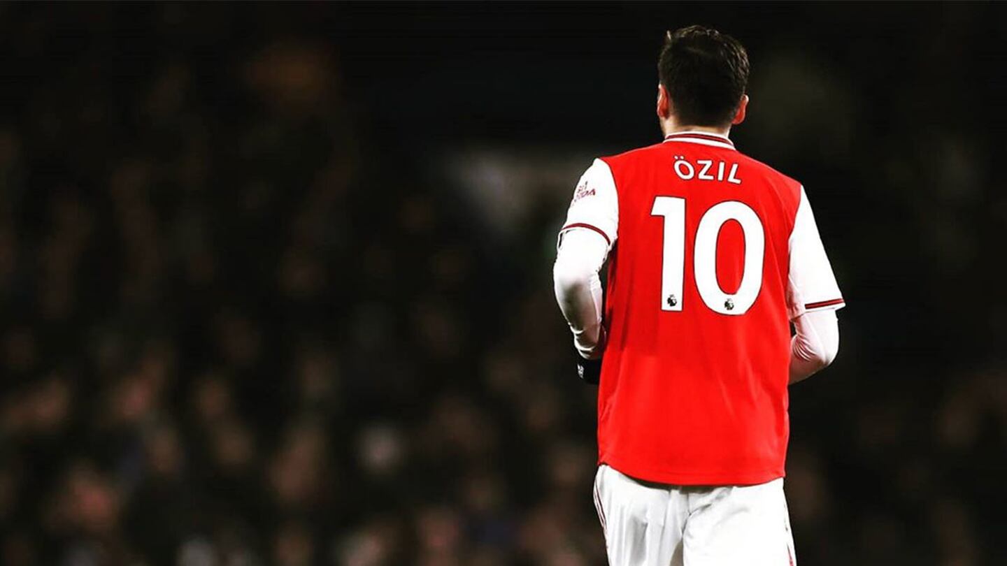 Özil apuntó contra el Arsenal y los llamó: 'desleales'