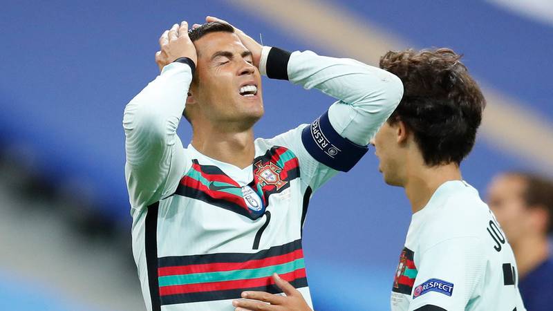 Acusan a Cristiano Ronaldo de romper el protocolo anti COVID-19