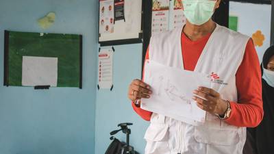 Médicos Sin Fronteras funda rincón juvenil para la salud en Indonesia