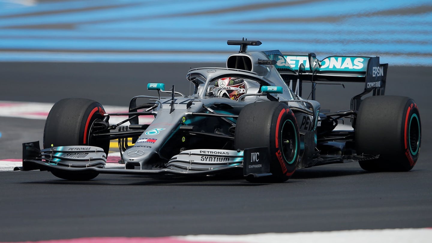 Hamilton y Mercedes mandan en Paul Ricard tras la primera sesión