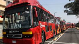 Conductores de Metrobús te podrán 'delatar' si invades su carril; la multa será de hasta 5,300 pesos