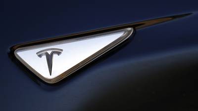 Tesla estudia construir planta en EU con fabricante chino de baterías para autos eléctricos