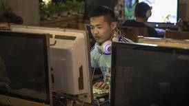 China prepara ley que controlará más los comentarios en internet 