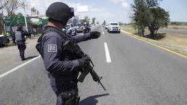 Hallan baleados tres cuerpos en Michoacán