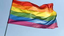 Te explicamos qué son la homofobia, lesbofobia, bifobia y transfobia