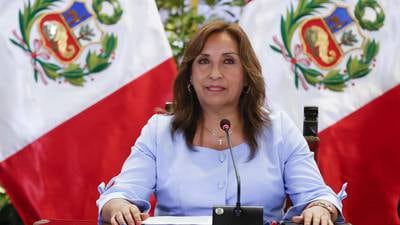Dina Boluarte ‘no supera’ a AMLO: Lo vuelve a acusar de ‘injerencia extranjera’