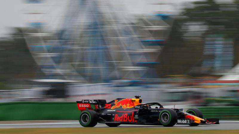 ¡Verstappen aprovecha el 'día negro' de Mercedes y se lleva el triunfo en Alemania!
