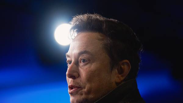 En ‘horas bajas’, Tesla da ‘espaldarazo’ a Musk: Votará por darle (de nuevo) bono de 56 mil mdd