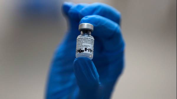 Vacuna COVID de Pfizer: Regulador británico pide no inyectar a personas con historial de alergias