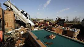 Tornado golpea a Mississippi; deja al menos 23 muertos 