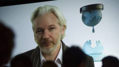 ¿Por qué López Obrador quiere darle asilo político a Julian Assange?