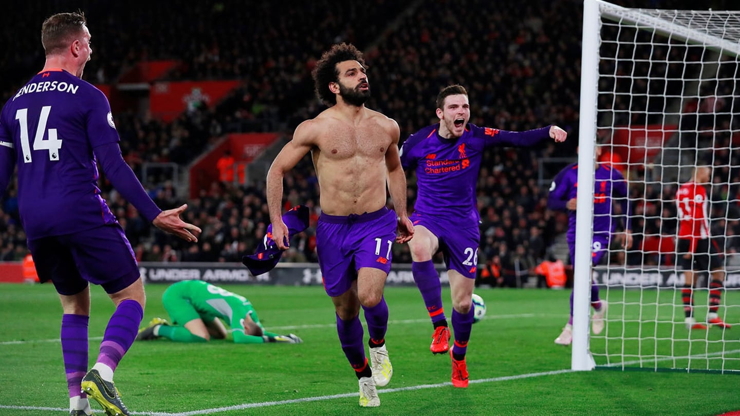 Salah comandó el carrerón del Liverpool para seguir con vida