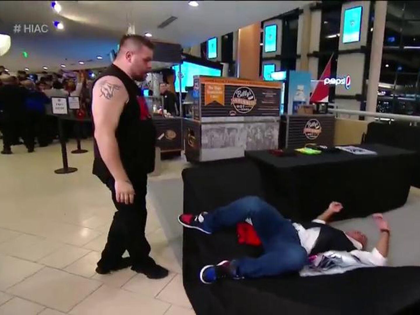 ¡Kevin Owens destrozó a Shane McMahon!