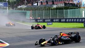 GP de Bélgica:  ‘Checo’ Pérez abandonó la carrera sprint; un toque con Hamilton lo deja fuera