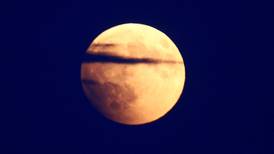 Así se vio en el mundo el eclipse de Luna más largo del siglo