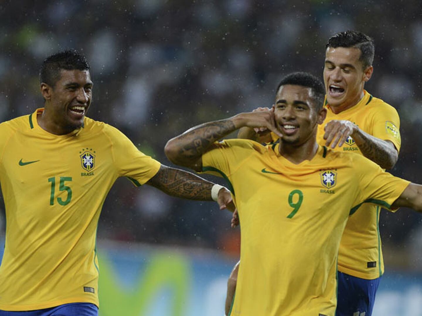 Brasil venció a Venezuela y se subió a la punta