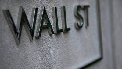 Fin de Año ‘empuja’ a Wall Street: Arranca en verde y perfila a cerrar 2023 con ganancias