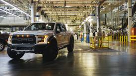 Ford deja el negocio de los sedanes y eleva sus ganancias en EU