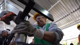 Gobierno de AMLO rompe mala racha de caídas en la generación de empleo