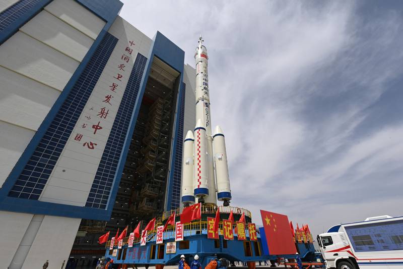 La competencia entre Estados Unidos y China se extiende al desarrollo de bases permanentes en la Luna. Foto: Bloomberg.   