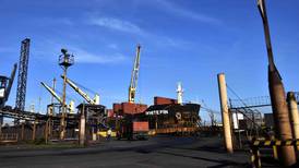 No hay para dónde hacerse: Saturación en puertos provoca alza de 40% en el costo de mercancías 