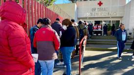 Como pan caliente: Vacuna COVID-19 se agota en solo 20 minutos en Cruz Roja de Toluca