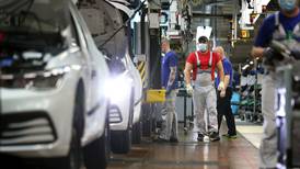 Volkswagen detiene producción de autos en Rusia por guerra en Ucrania