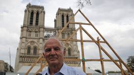 ‘Héroe’ francés encargado de restaurar la Catedral de Notre Dame muere en accidente