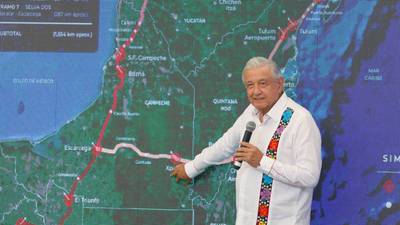 AMLO suspende plática con famosos sobre impacto ambiental del Tren Maya