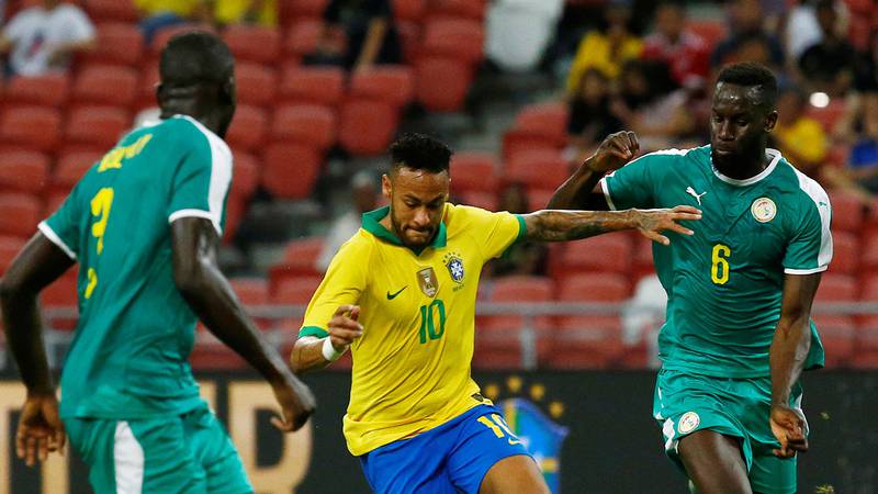 Neymar no pudo festejar en su partido 100 con Brasil