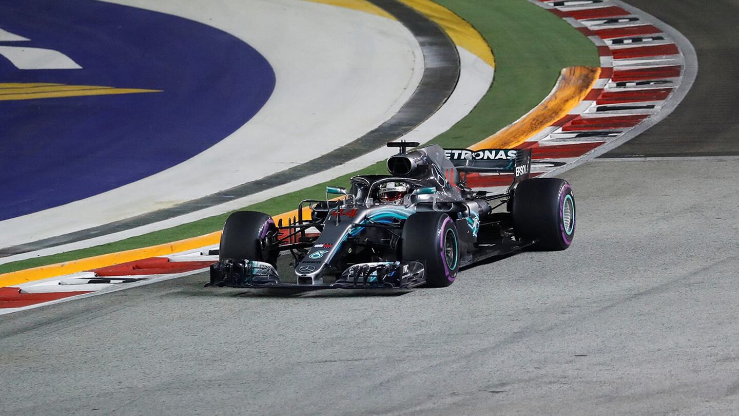 Hamilton se quedó con la pole en Singapur