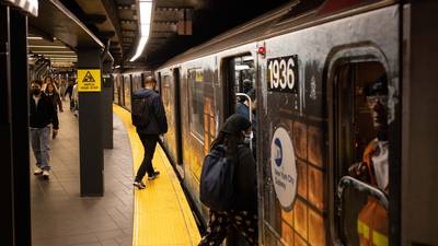 Choque de 2 trenes del metro en NY deja 24 personas heridas 