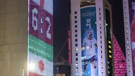 Qatar le ‘agarra el gusto’ al futbol para invertir su fondo de 450 mil mdd 