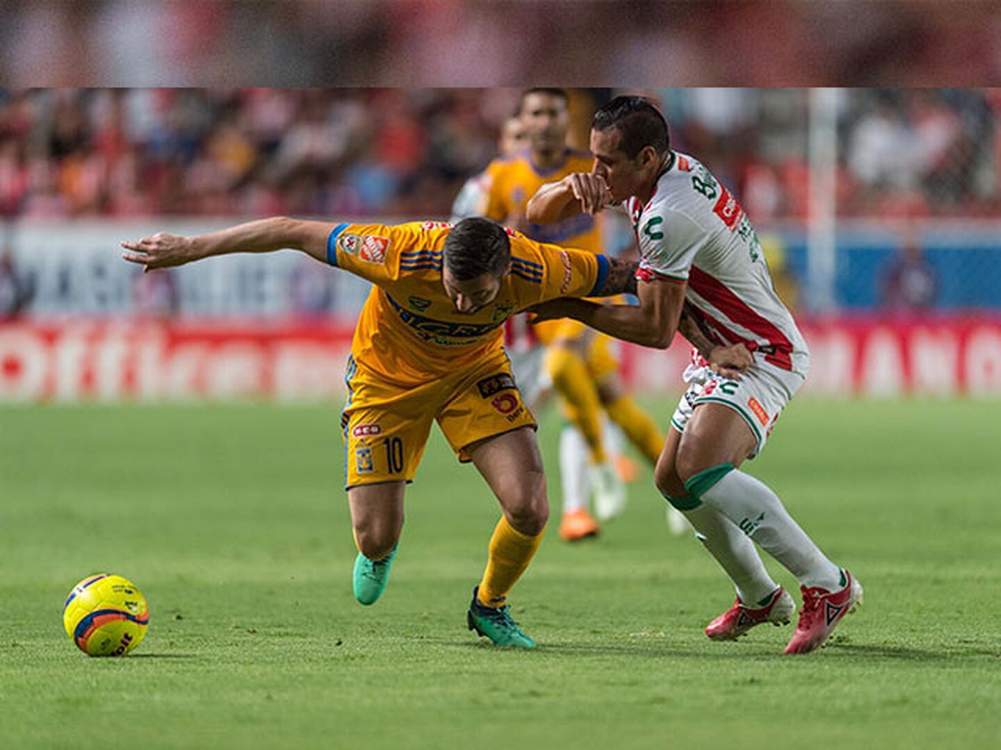 Necaxa firma un empate contra Tigres y aún vive rumbo a la Liguilla