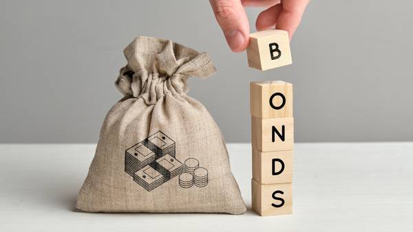 Hacienda y Banxico realizan subasta simultánea de bonos con inversionistas