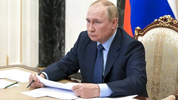 Nuevas sanciones de EU a Rusia congelan visa a Alina Kabaeva, supuesta pareja de Putin