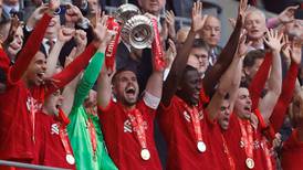 Liverpool levanta su primera FA Cup en 15 años, tras final cardíaco ante Chelsea