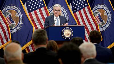 Fed advierte contra ‘relajación injustificada’ de política contra la inflación: minutas