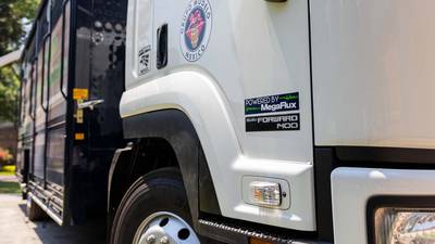 Grupo Modelo hace historia con su primer camión de cama baja 100% eléctrico  – El Financiero