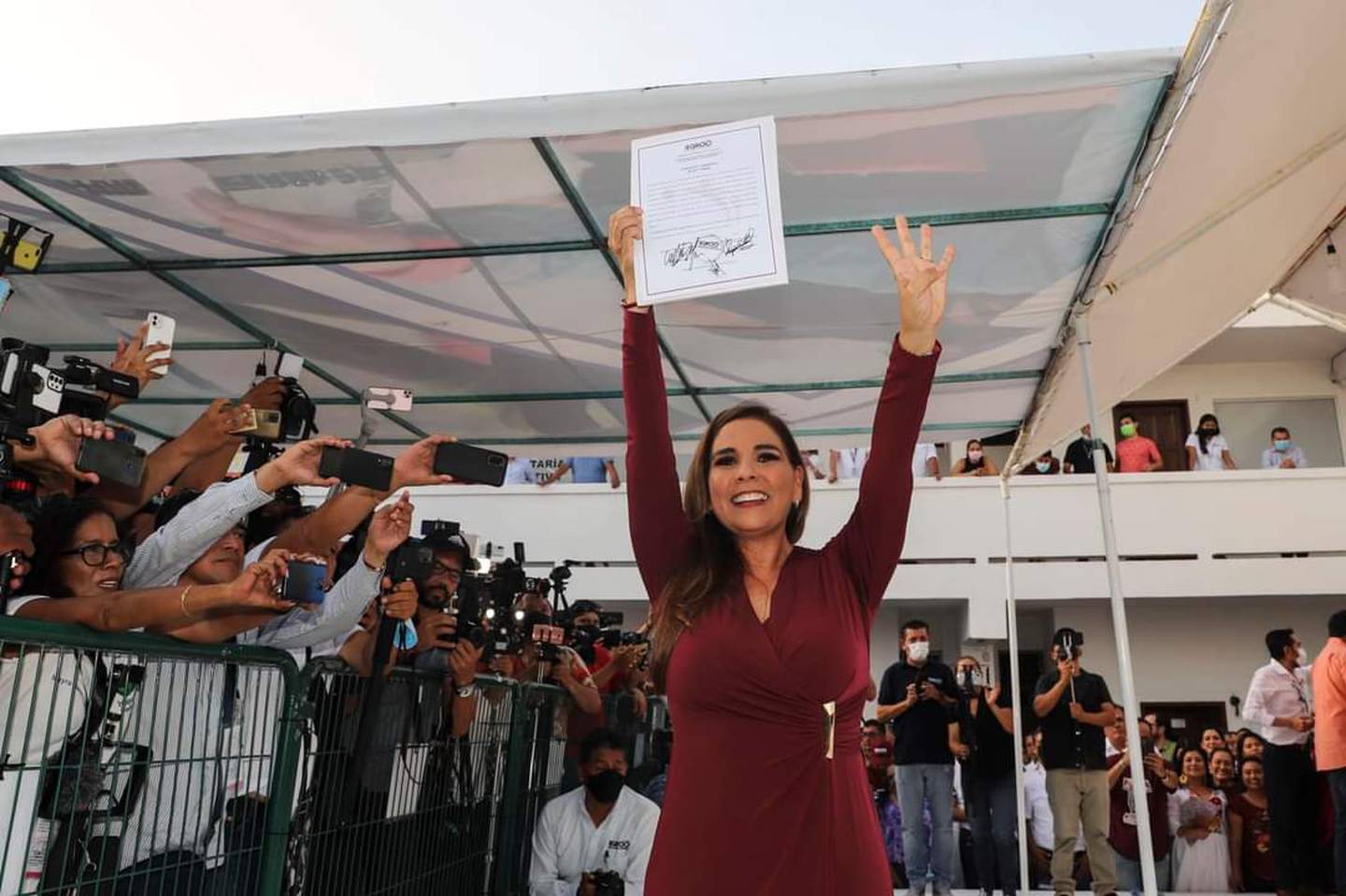 La candidata de Morena recibió su constancia como virtual gobernadora de Quintana Roo