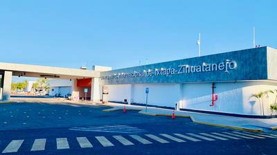 El aeropuerto de Zihuatanejo se posiciona entre las 10 terminales con mayor movilización de pasajeros extranjeros