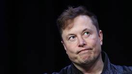 Elon Musk: Diez escenas sobre la compra de Twitter que revelan los mensajes del empresario