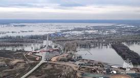 Rusia ‘bajo el agua’: Declara emergencia por ruptura de presa que dejó más de 300 casas inundadas